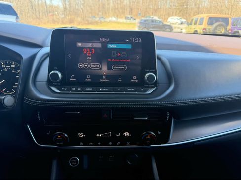 Used 2021 Nissan Rogue SV w/ Premium Package image 19