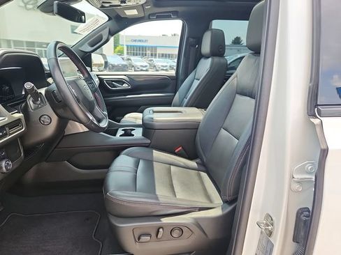 Used 2022 Chevrolet Tahoe RST w/ Luxury Package AWD/4WD image 13