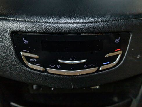 Used 2020 Cadillac Escalade ESV Premium Luxury image 21