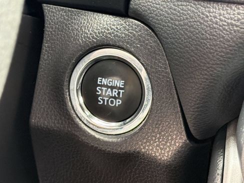 Used 2025 Toyota RAV4 XLE AWD/4WD image 17