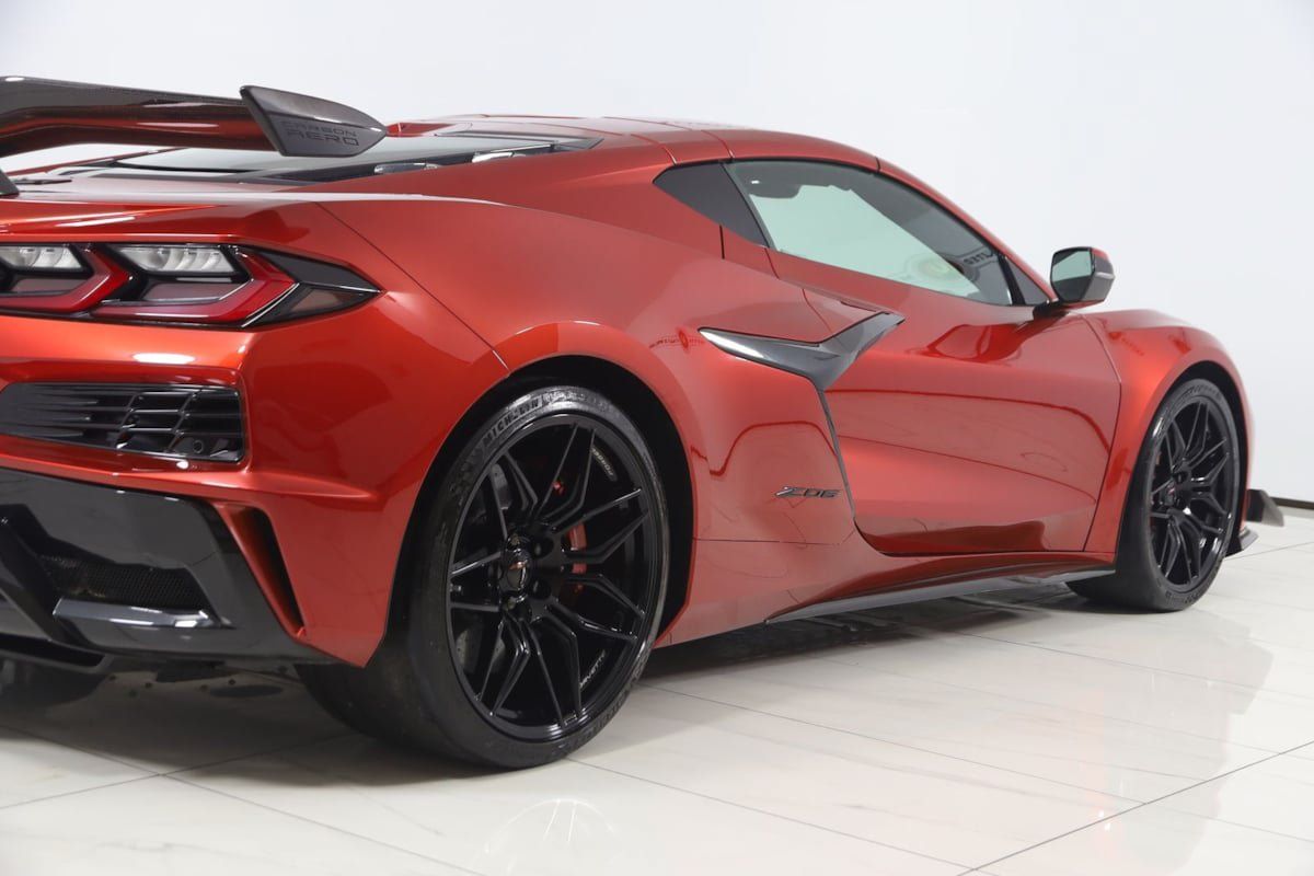 Used 2025 Chevrolet Corvette Z06 w/ Z07 Performance Package RWD image 82