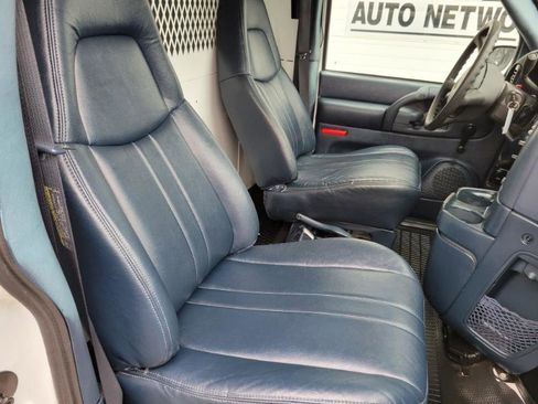 Used 2005 Chevrolet Astro image 42