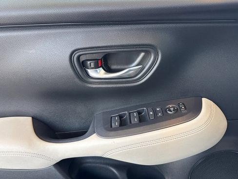 Used 2023 Honda HR-V LX image 15