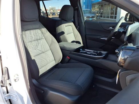 New 2026 Chevrolet Equinox LT image 13