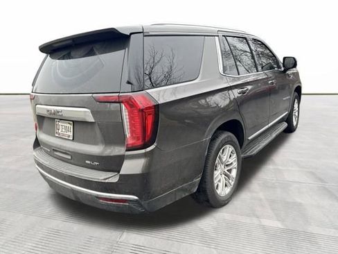 Used 2021 GMC Yukon SLT w/ SLT Premium Package image 4
