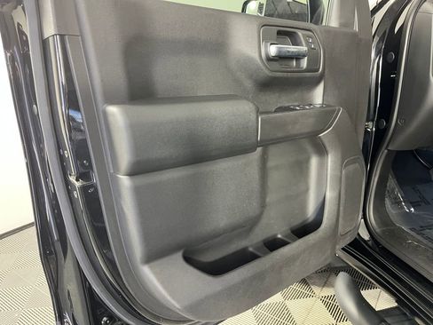 Used 2019 Chevrolet Silverado 1500 Custom Trail Boss w/ Custom Convenience Package AWD/4WD image 10