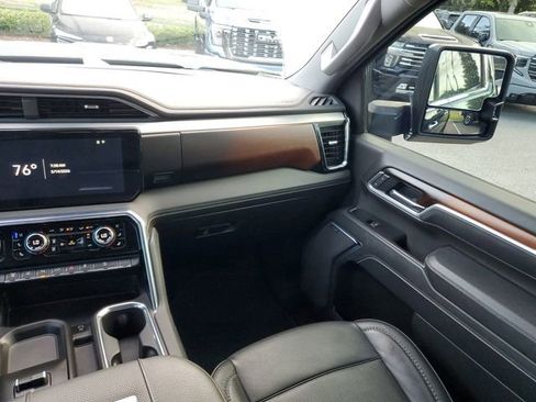 Used 2025 GMC Sierra 3500 Denali w/ Denali Reserve Package AWD/4WD image 15