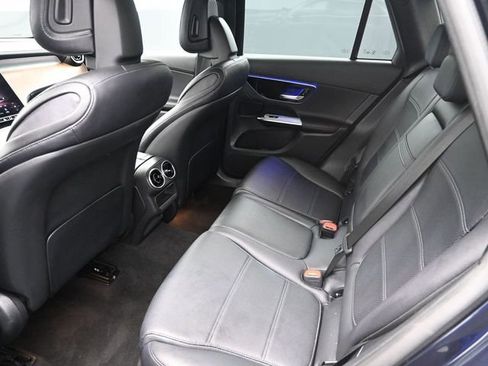 Used 2024 Mercedes-Benz GLC 300 image 12