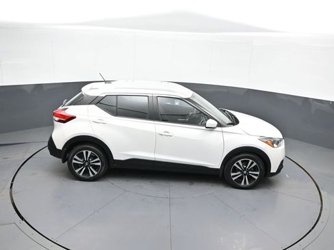 Used 2018 Nissan Kicks SV image 35