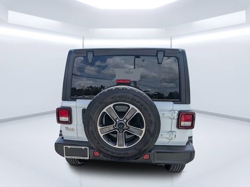 Used 2023 Jeep Wrangler Unlimited Sahara AWD/4WD image 4