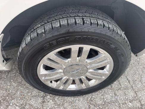 Used 2012 Lincoln Navigator 4WD image 10