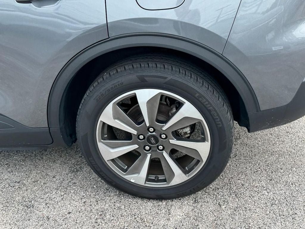 Used 2025 Ford Escape Platinum AWD/4WD image 7
