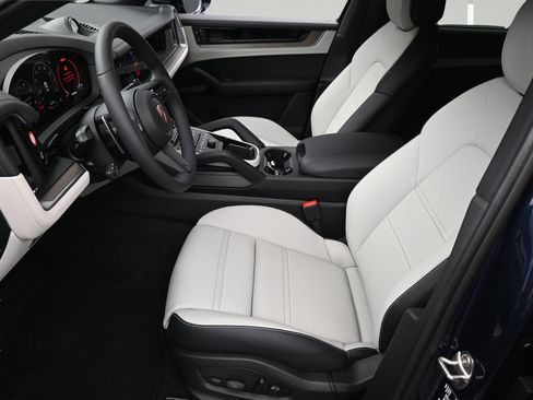 Certified 2026 Porsche Cayenne Coupe AWD/4WD image 6