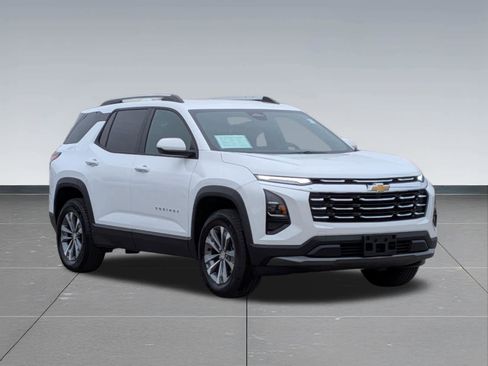 Used 2025 Chevrolet Equinox LT w/ Convenience Package II image 7