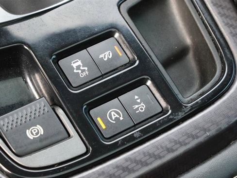 Used 2016 Jaguar F-TYPE R image 27