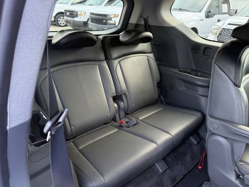 Used 2024 Kia EV9 Light Long Range RWD image 16