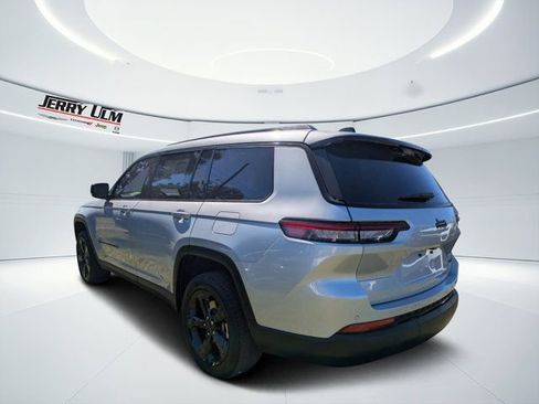 New 2025 Jeep Grand Cherokee L Limited w/ Black Appearance Package RWD image 5