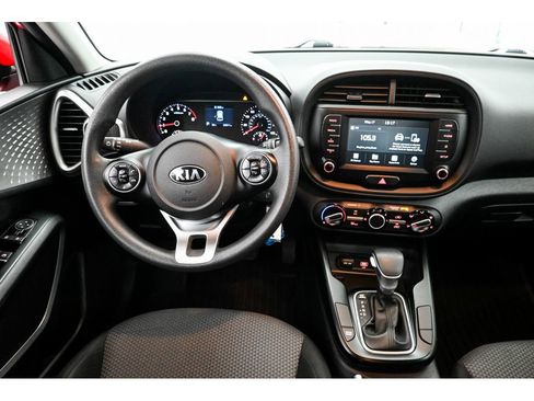 Used 2021 Kia Soul LX FWD image 28