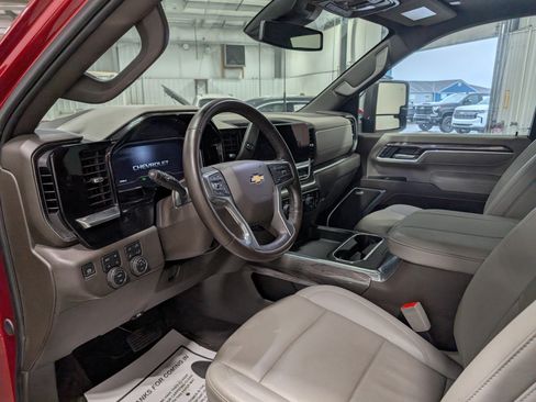 Used 2025 Chevrolet Silverado 3500 LTZ w/ LTZ Plus Package AWD/4WD image 16