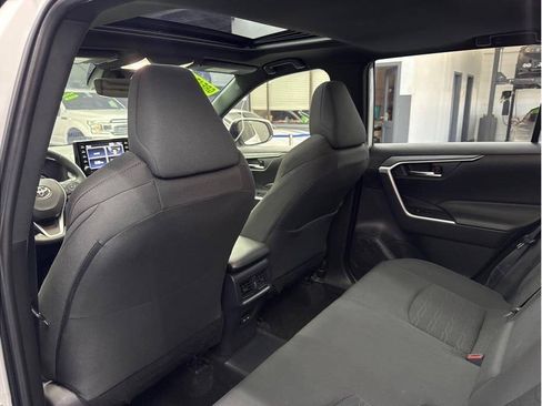 Used 2022 Toyota RAV4 SE w/ Weather & Moonroof Package AWD/4WD image 19
