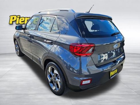 Used 2025 Hyundai Venue SEL FWD image 6
