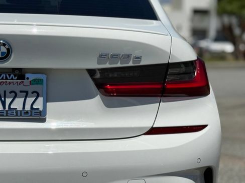 Used 2022 BMW 330e w/ M Sport Package RWD image 14