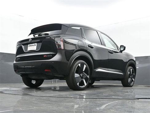 Used 2025 Nissan Kicks SR image 26