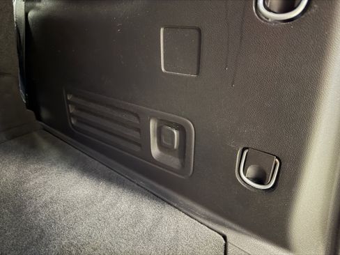 Used 2019 Chevrolet Traverse LT image 27