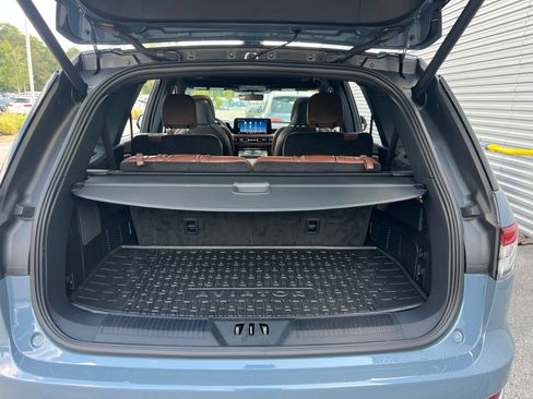 Used 2025 Lincoln Aviator Reserve w/ Luxury Package AWD/4WD image 35