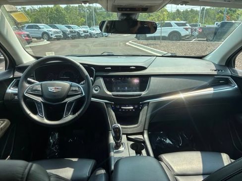 Used 2017 Cadillac XT5 Premium Luxury AWD/4WD image 23