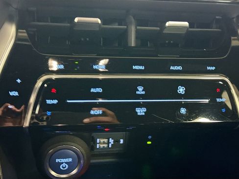 Used 2021 Toyota Venza Limited w/ Advanced Technology Package image 16