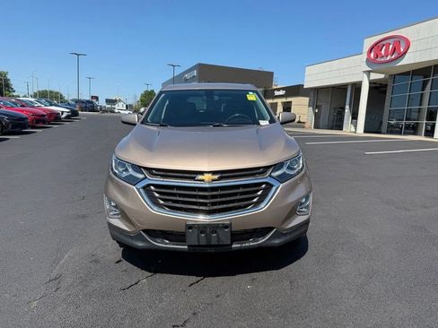 Used 2018 Chevrolet Equinox LT FWD image 2