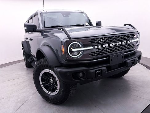 Used 2023 Ford Bronco Badlands image 7