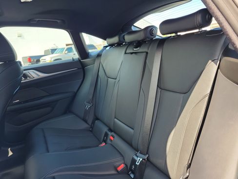 Used 2025 BMW M440i RWD image 10