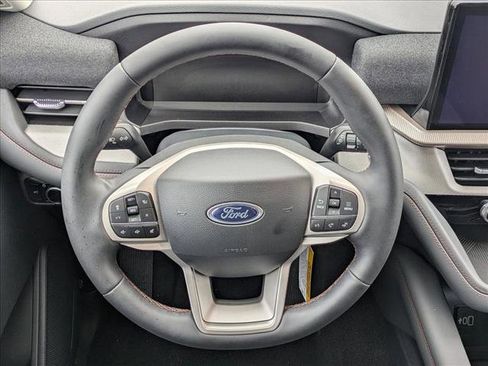 New 2026 Ford Explorer Active RWD image 10