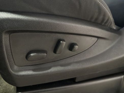 Used 2018 GMC Sierra 1500 SLE w/ SLE Preferred Package image 8