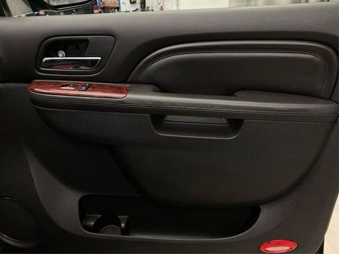 Used 2013 Cadillac Escalade EXT Luxury image 26