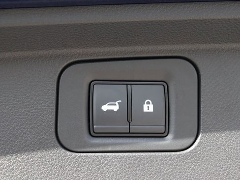 Certified 2025 INFINITI QX80 Luxe image 9