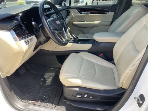 Used 2019 Cadillac XT5 Luxury AWD/4WD image 9