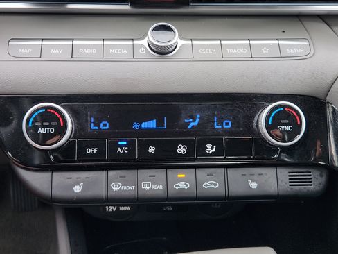 Used 2025 Hyundai Elantra SEL FWD image 20
