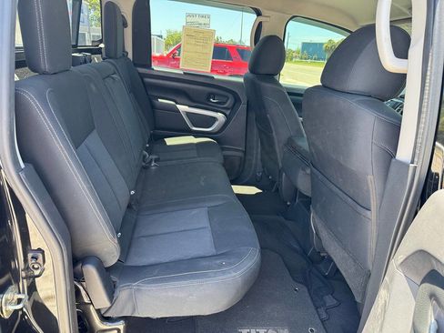 Used 2017 Nissan Titan SV RWD image 18