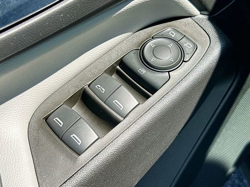 Certified 2024 Chevrolet Equinox LS FWD image 17