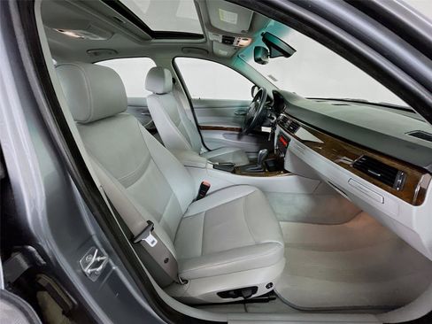 Used 2010 BMW 328i Sedan image 31