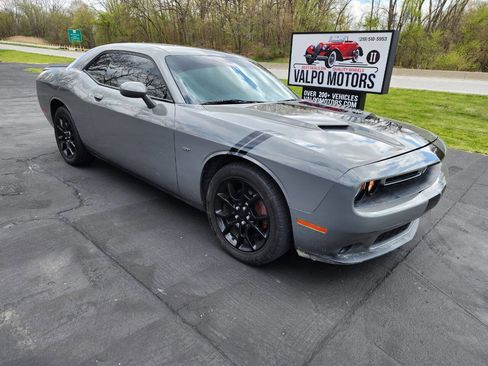 Used 2017 Dodge Challenger GT w/ Driver Convenience Group image 2