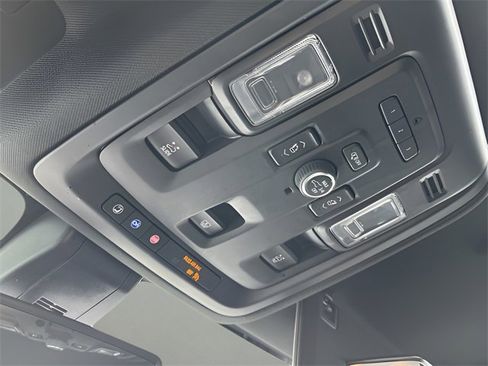 Used 2021 GMC Yukon Denali image 28