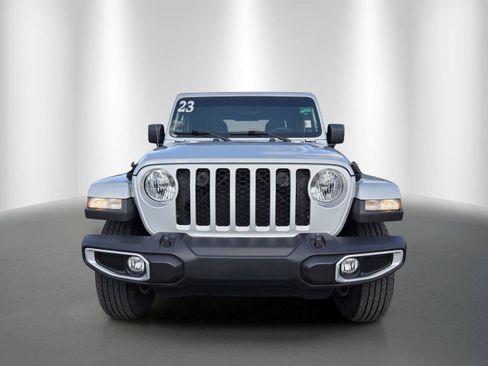 Used 2023 Jeep Gladiator Sport AWD/4WD image 2