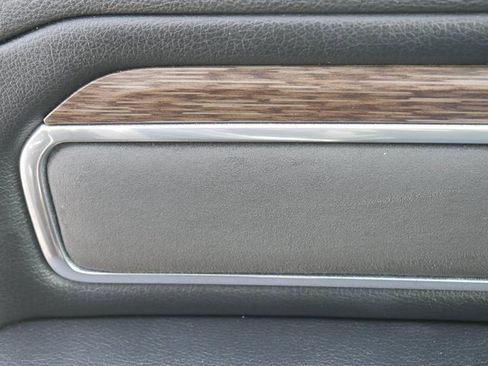 Used 2019 RAM 1500 Laramie image 27