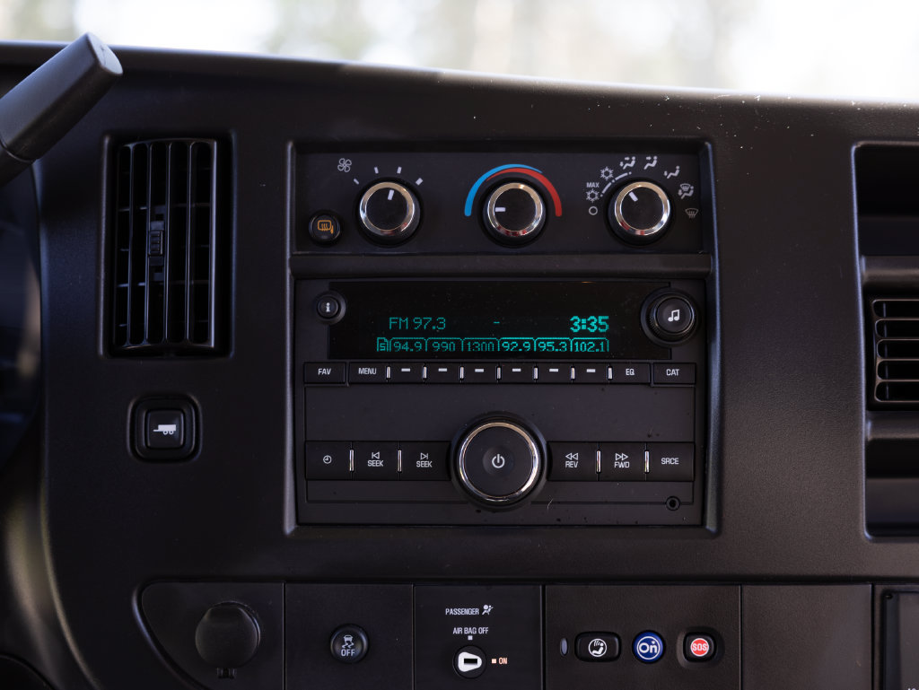 Used 2025 Chevrolet Express 3500 LS RWD image 20