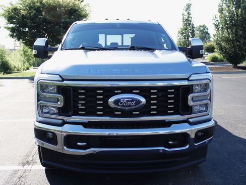 Used 2023 Ford F350 Lariat w/ Lariat Ultimate Package AWD/4WD image 4