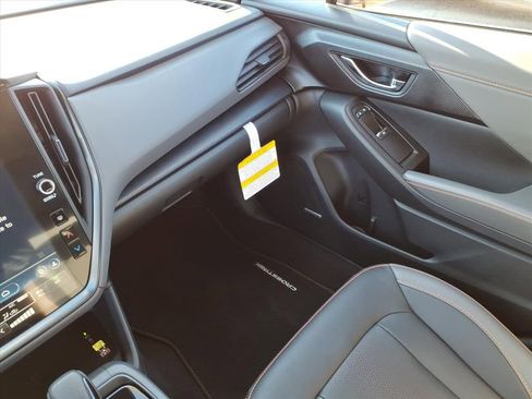 Used 2025 Subaru Crosstrek 2.5i Limited w/ Crosstrek Mirror Package image 30